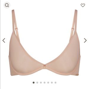 Skims weightless scoop bra